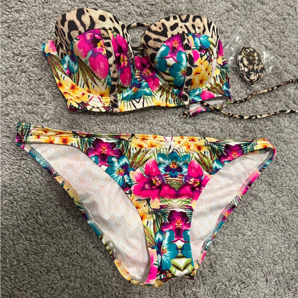 Victoria’s Secret push-up bikini. Top is 34B and bottoms are medium.
